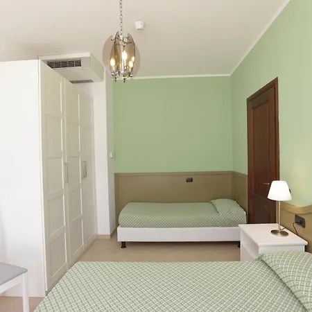 Aparthotel Kriss 3*
