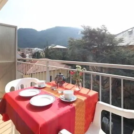 Kriss Aparthotel