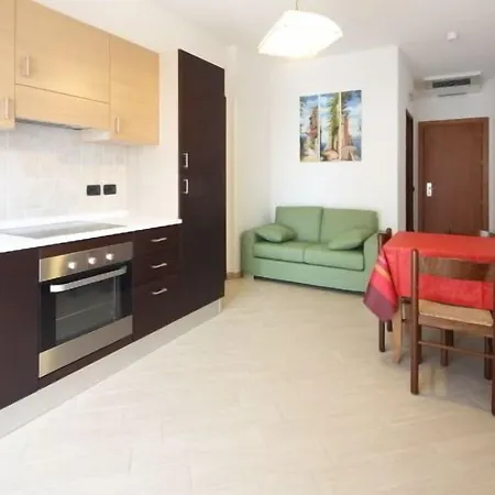 Kriss Aparthotel 3*