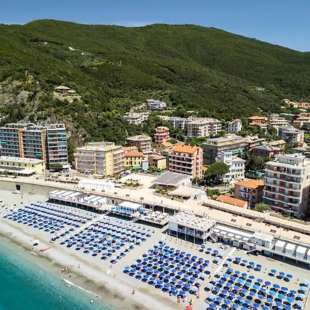 Aparthotel Kriss 3*