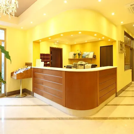 Aparthotel Kriss 3*
