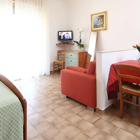 Aparthotel Kriss 3*