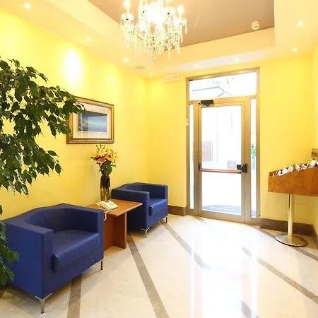Aparthotel Kriss 3*